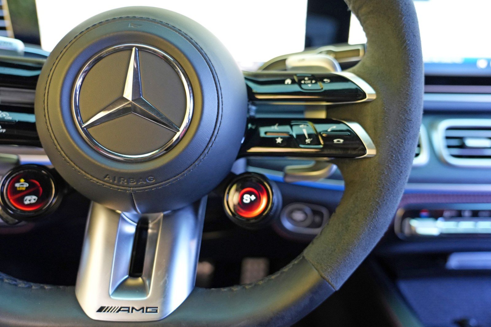 Used 2024 Mercedes-Benz GLE 53 AMG 4MATIC image 25