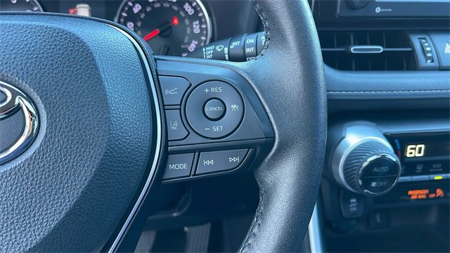 Used 2022 Toyota RAV4 XLE Premium image 23