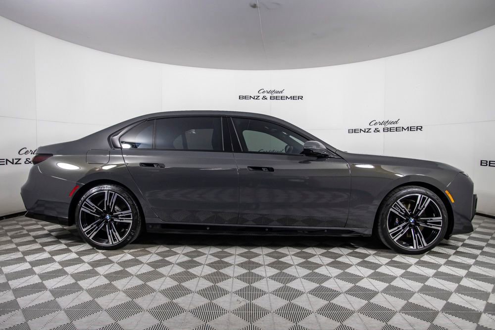 Used 2023 BMW 740i w/ Executive Package RWD image 4