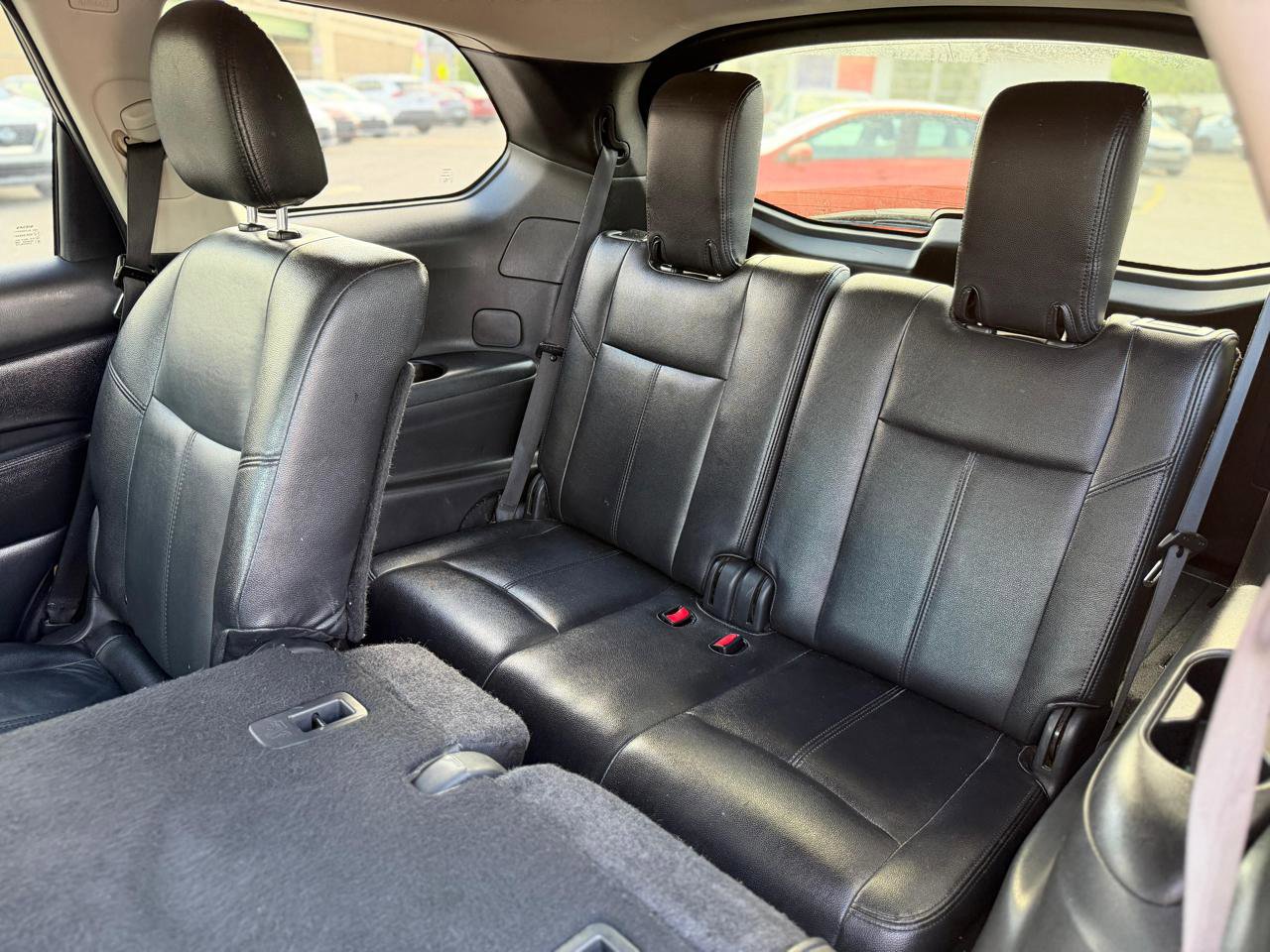 Used 2015 Nissan Pathfinder SV FWD image 13