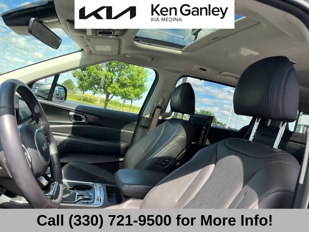 Certified 2025 Kia Carnival SX FWD image 12