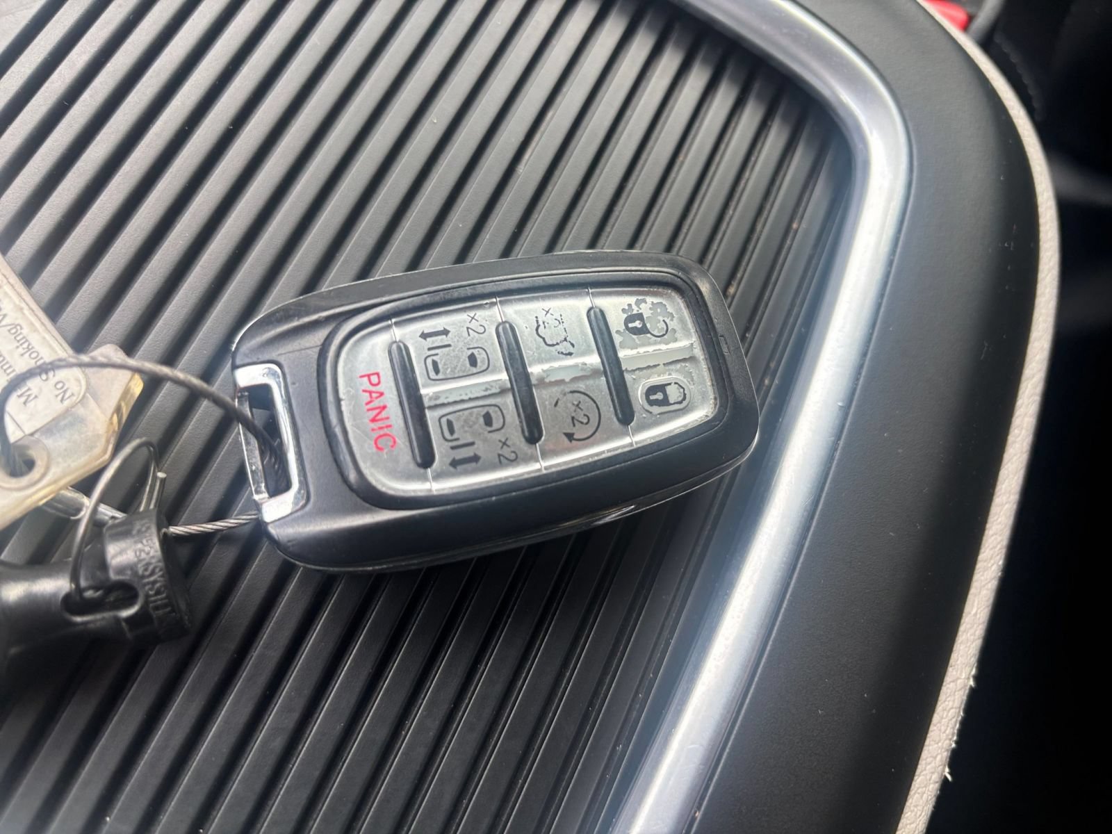 Used 2024 Chrysler Pacifica Touring-L FWD image 26