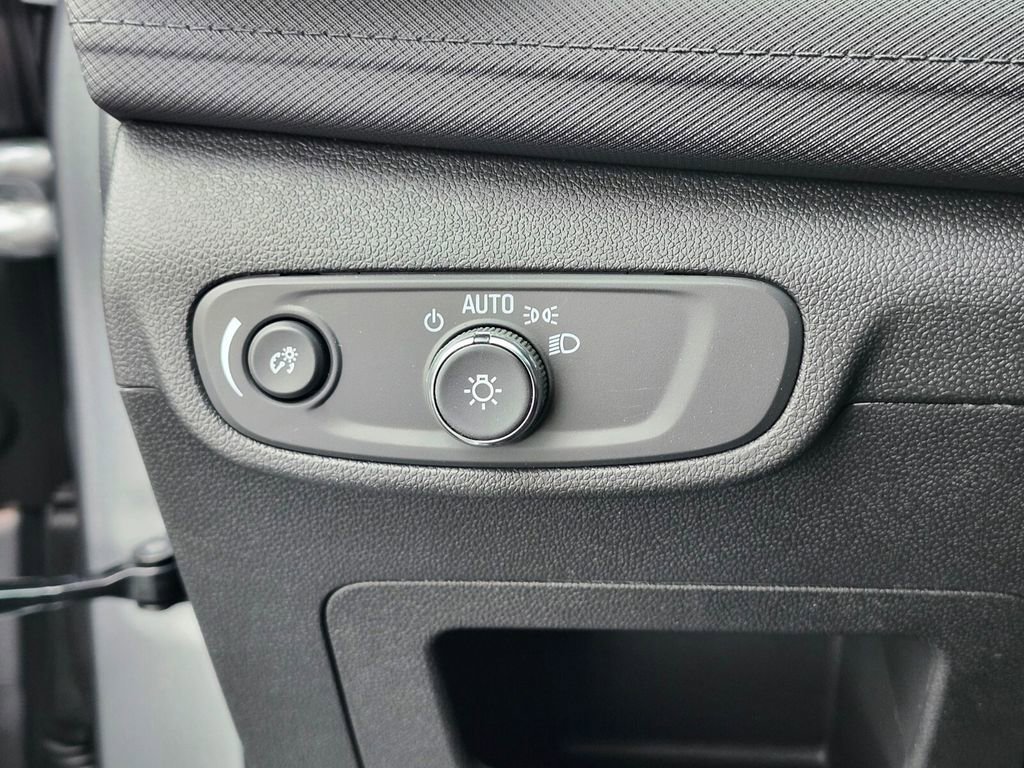 New 2026 Chevrolet TrailBlazer LT w/ Driver Confidence Package FWD image 21