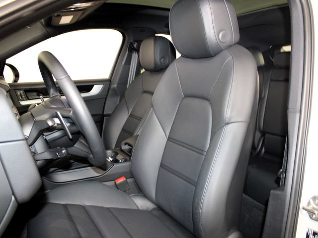Certified 2026 Porsche Cayenne Coupe AWD/4WD image 20