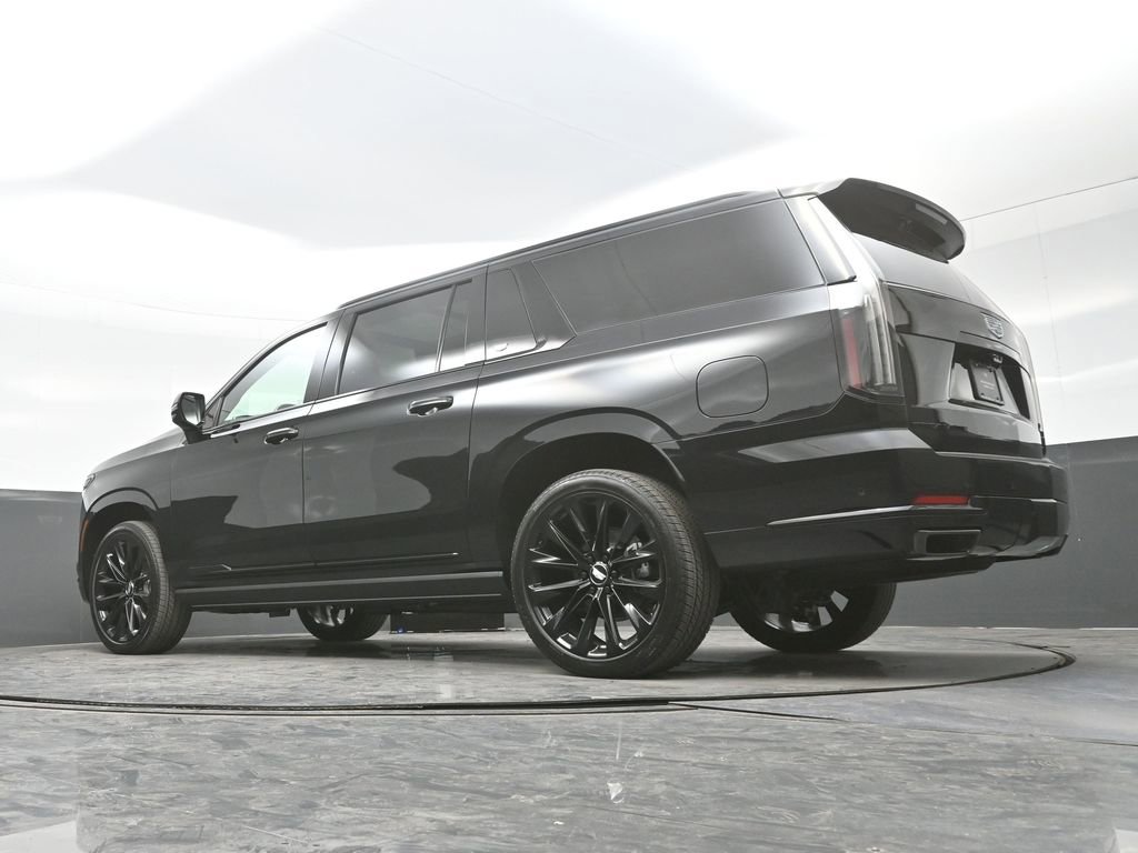 New 2026 Cadillac Escalade ESV Platinum Sport w/ LPO, ONYX Package AWD/4WD image 36
