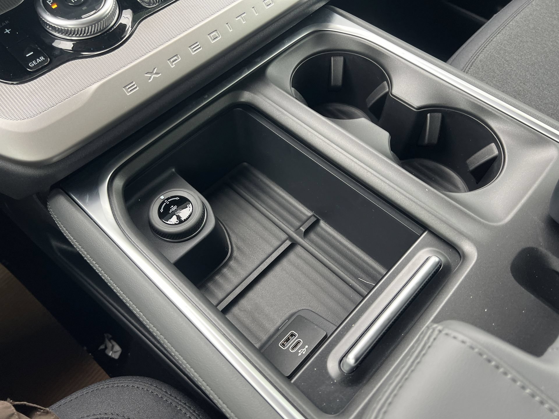 New 2026 Ford Expedition Active RWD image 8