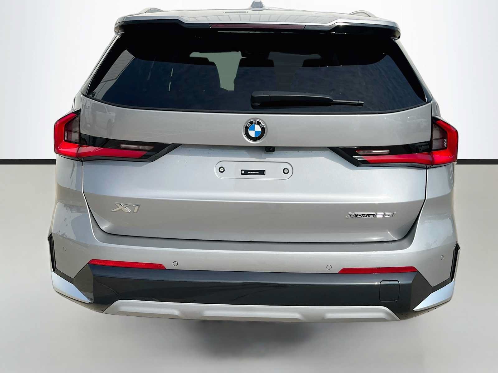 New 2027 BMW X1 xDrive28i AWD/4WD image 4