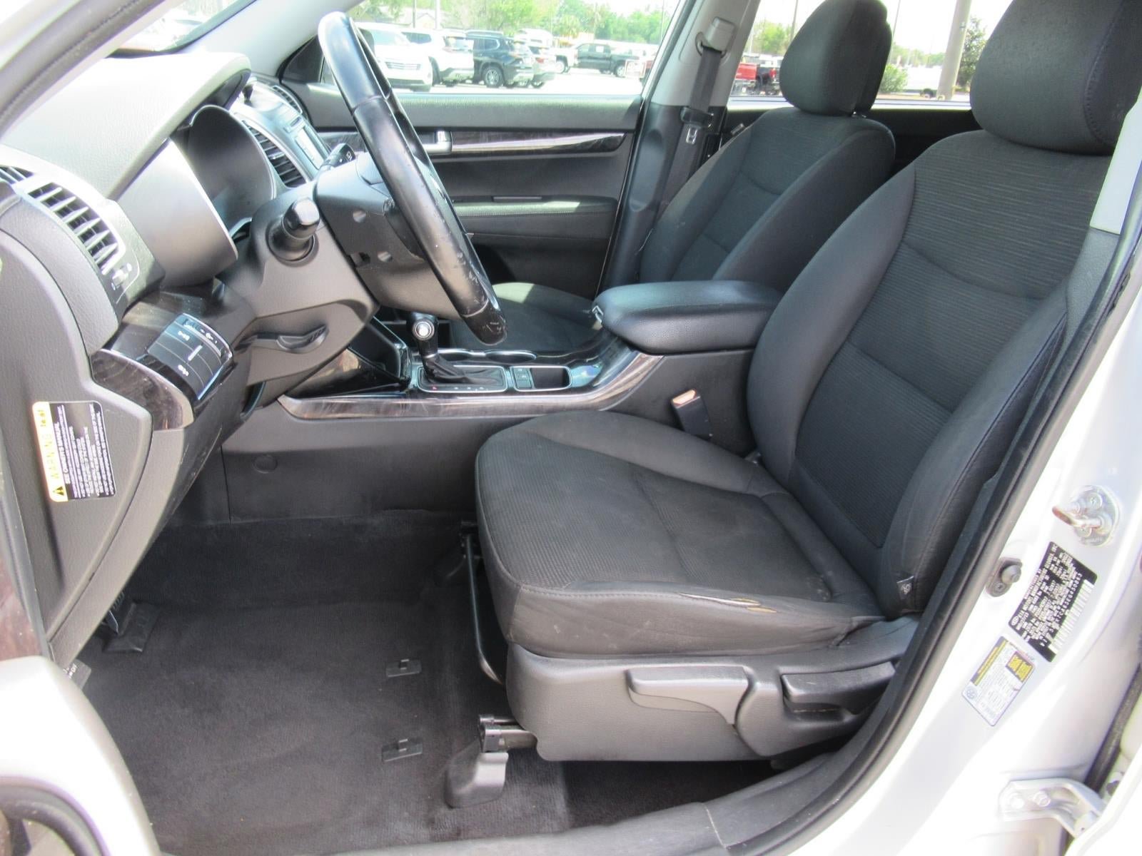 Used 2014 Kia Sorento LX AWD/4WD image 16