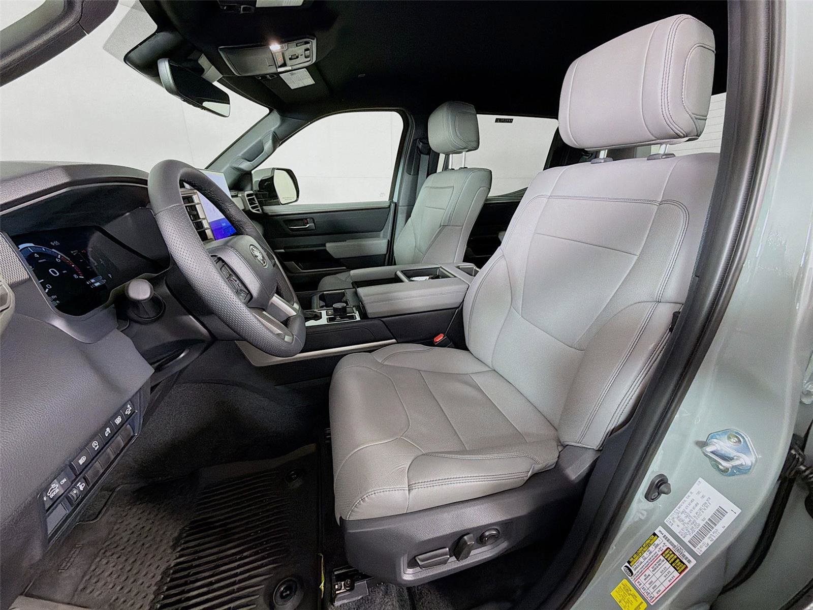 Used 2026 Toyota Tundra Limited AWD/4WD image 11