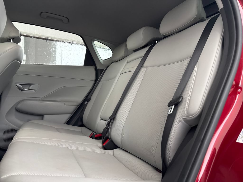 Used 2024 Hyundai Kona Limited FWD image 13