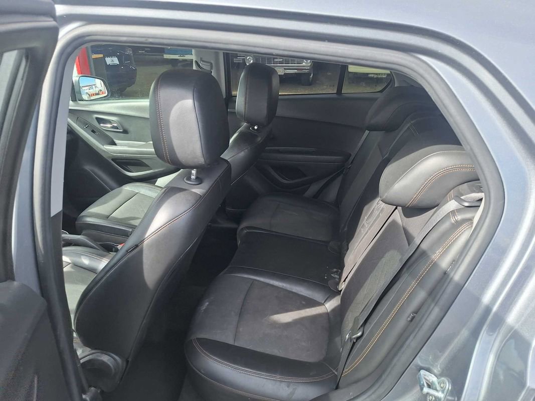 Used 2019 Chevrolet Trax LT w/ LT Convenience Package AWD/4WD image 12