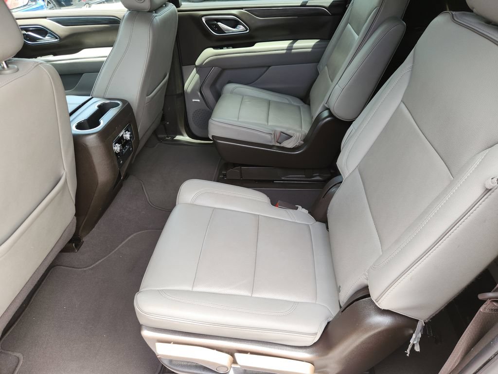 Used 2023 GMC Yukon XL SLT w/ SLT Luxury Package RWD image 27