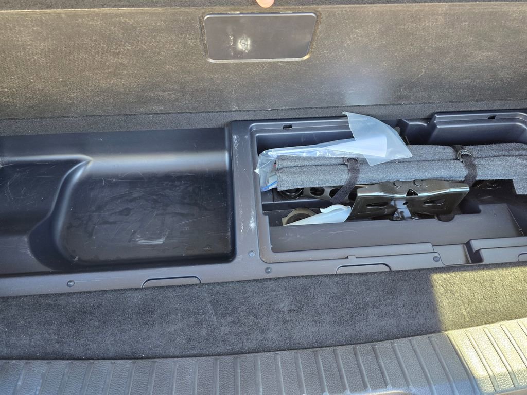 Used 2022 Ford Expedition Limited image 47