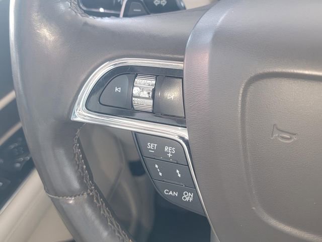 Used 2019 Lincoln Navigator Select w/ Technology Package RWD image 19