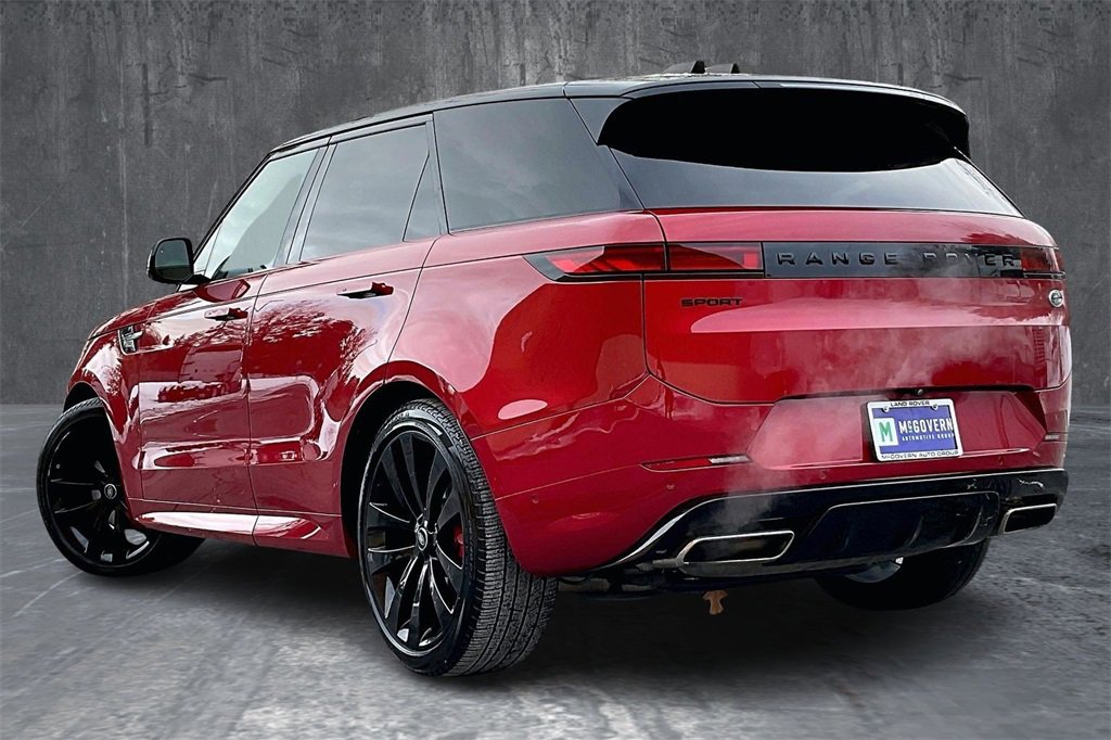 Used 2023 Land Rover Range Rover Sport SE Dynamic image 4