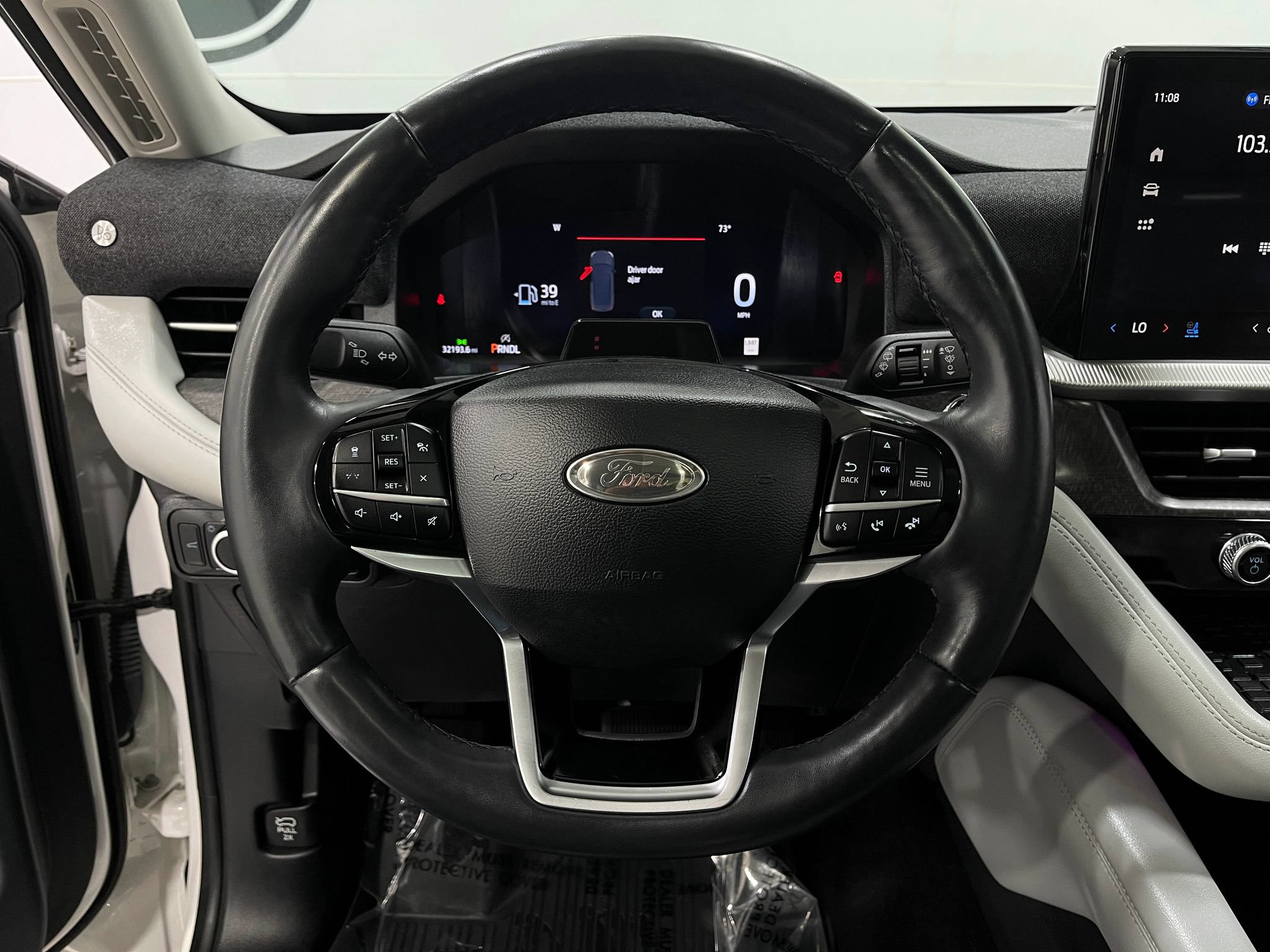 Used 2025 Ford Explorer Platinum w/ Ultimate Package AWD/4WD image 21