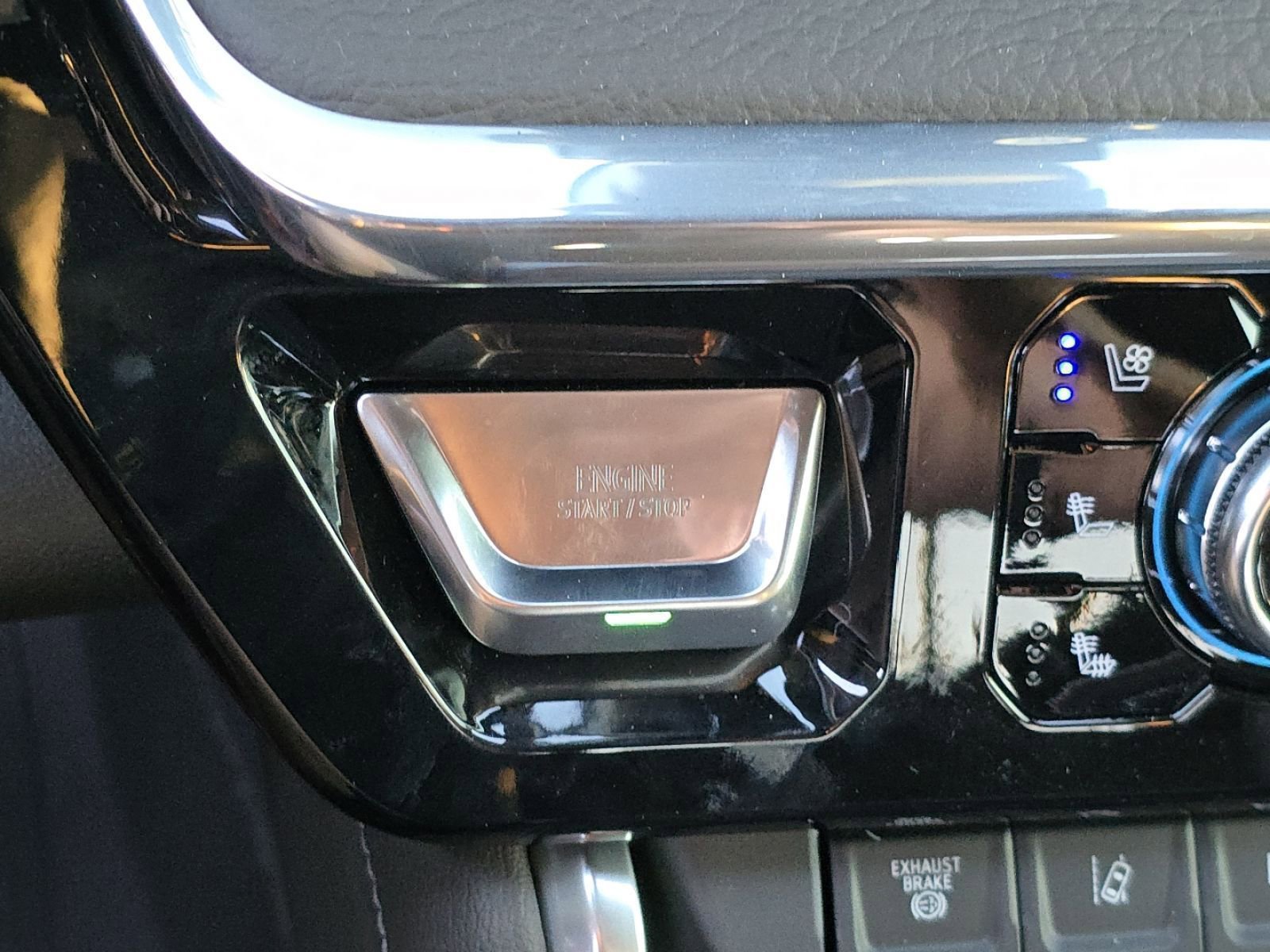 New 2026 GMC Sierra 2500 Denali w/ Denali Reserve Package image 10