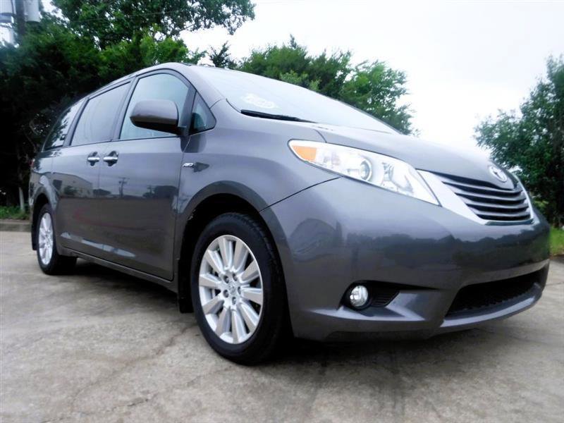 Used 2017 Toyota Sienna AWD image 3