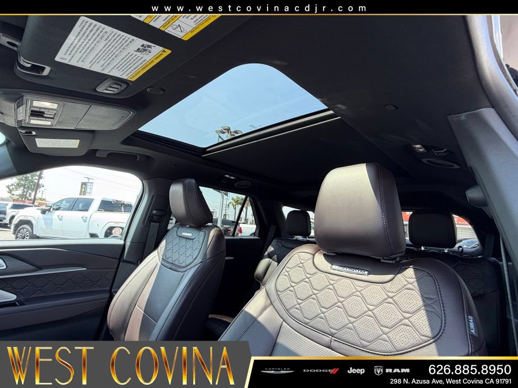 Used 2025 Ford Explorer Platinum w/ LUX Leather Package AWD/4WD image 24