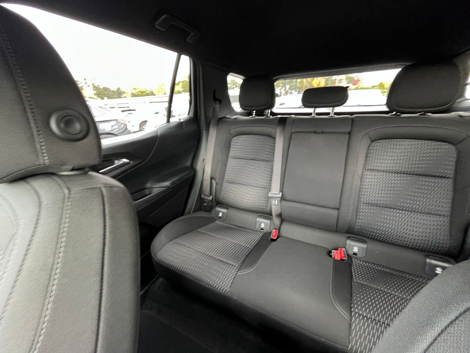 Used 2025 Chevrolet Equinox LT image 38