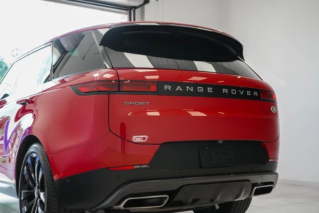 Used 2023 Land Rover Range Rover Sport SE image 12