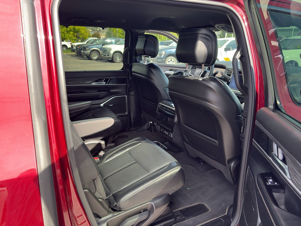 Used 2022 Jeep Wagoneer Series II w/ Convenience Group I AWD/4WD image 24