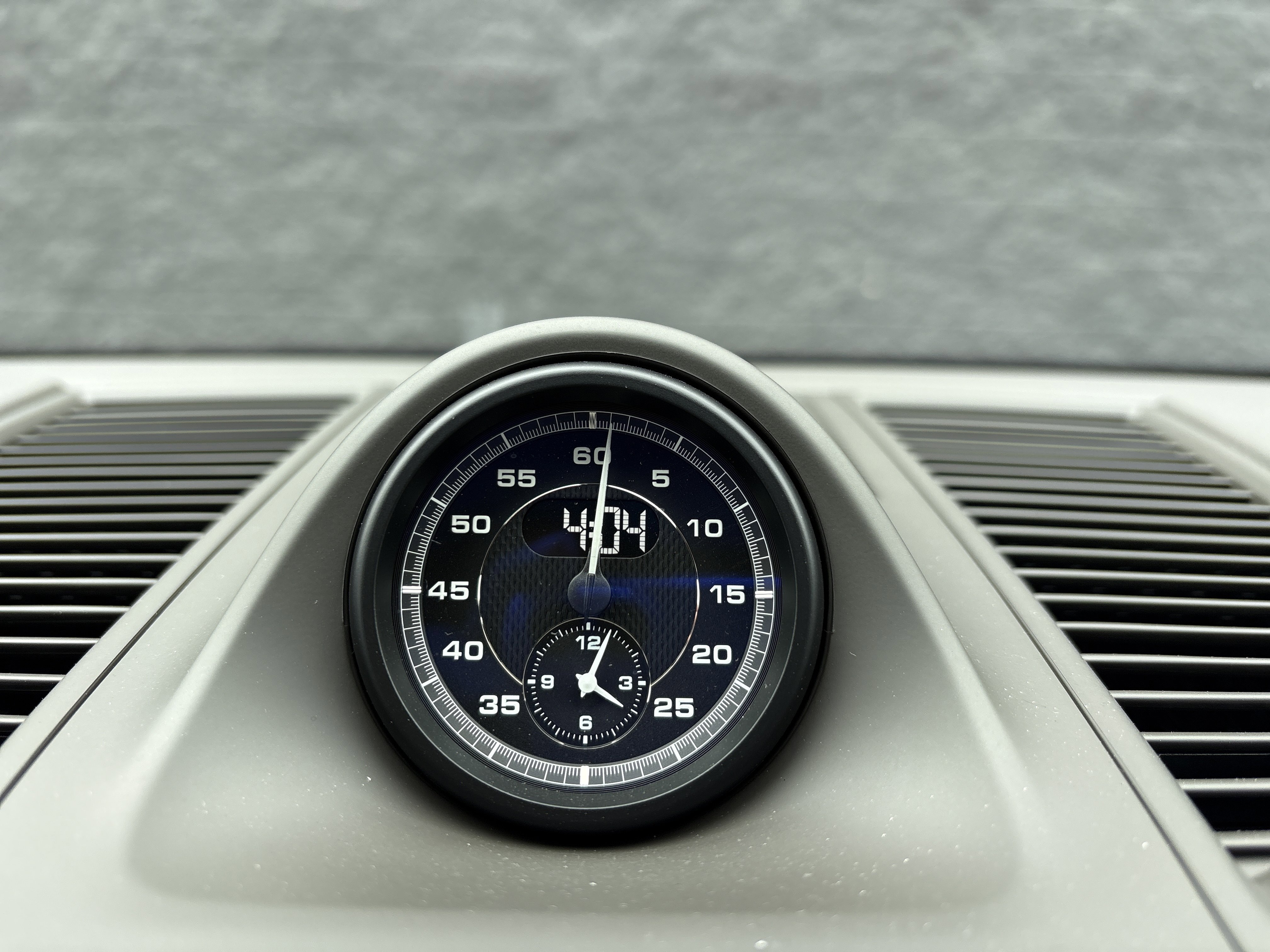 Certified 2025 Porsche Macan image 20