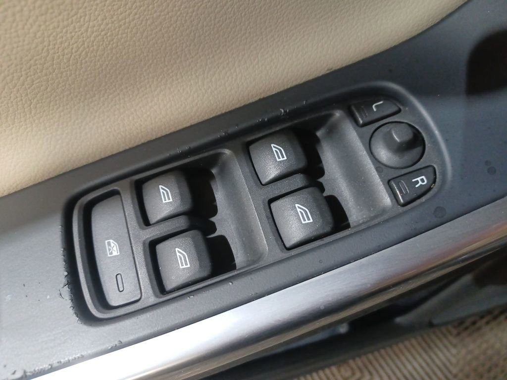 Used 2018 Volvo S60 T5 Dynamic w/ Protection Package image 15