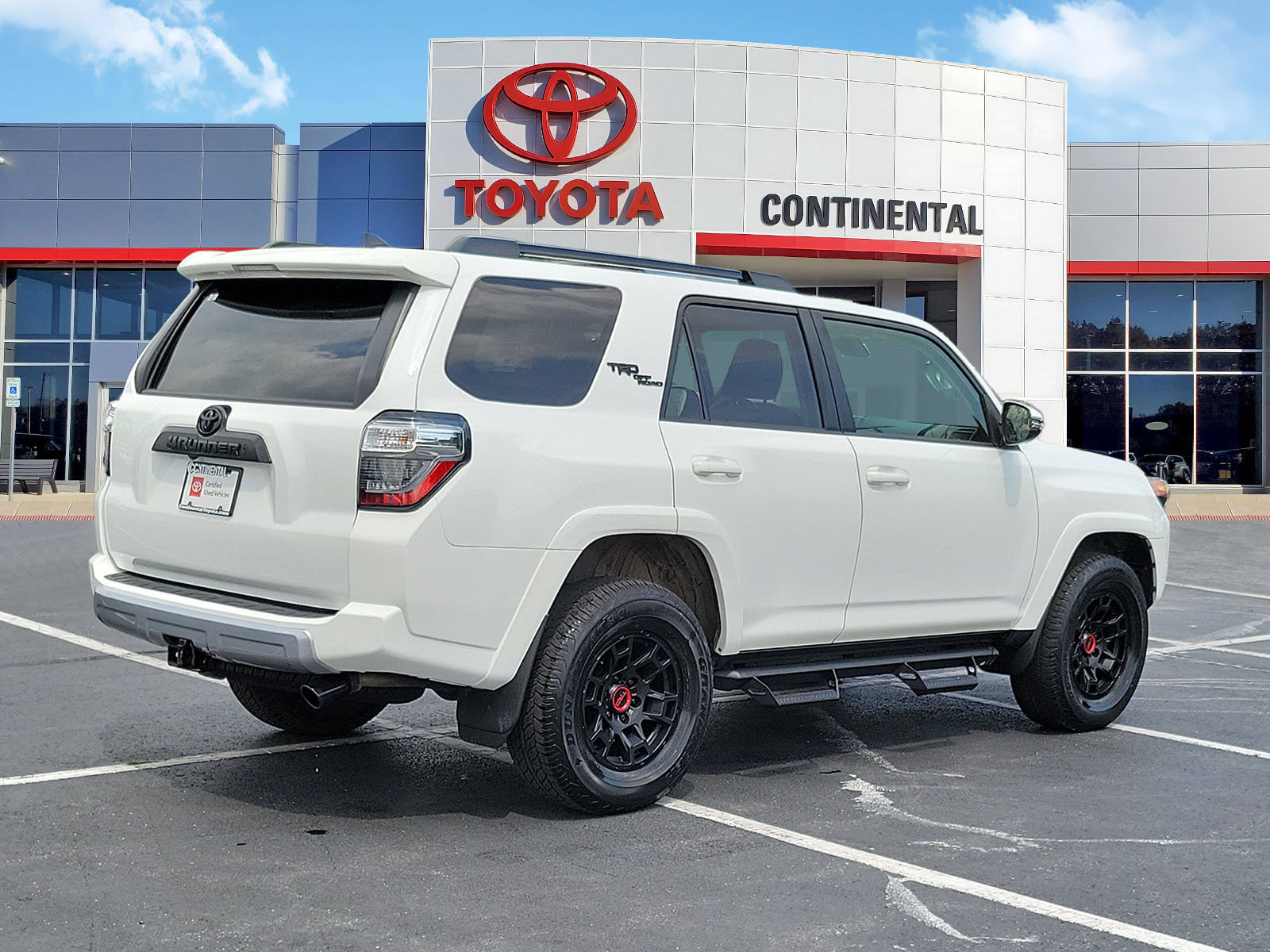 Certified 2022 Toyota 4Runner TRD Off-Road Premium w/ TRD Black Wheel Package (TMS) AWD/4WD image 5