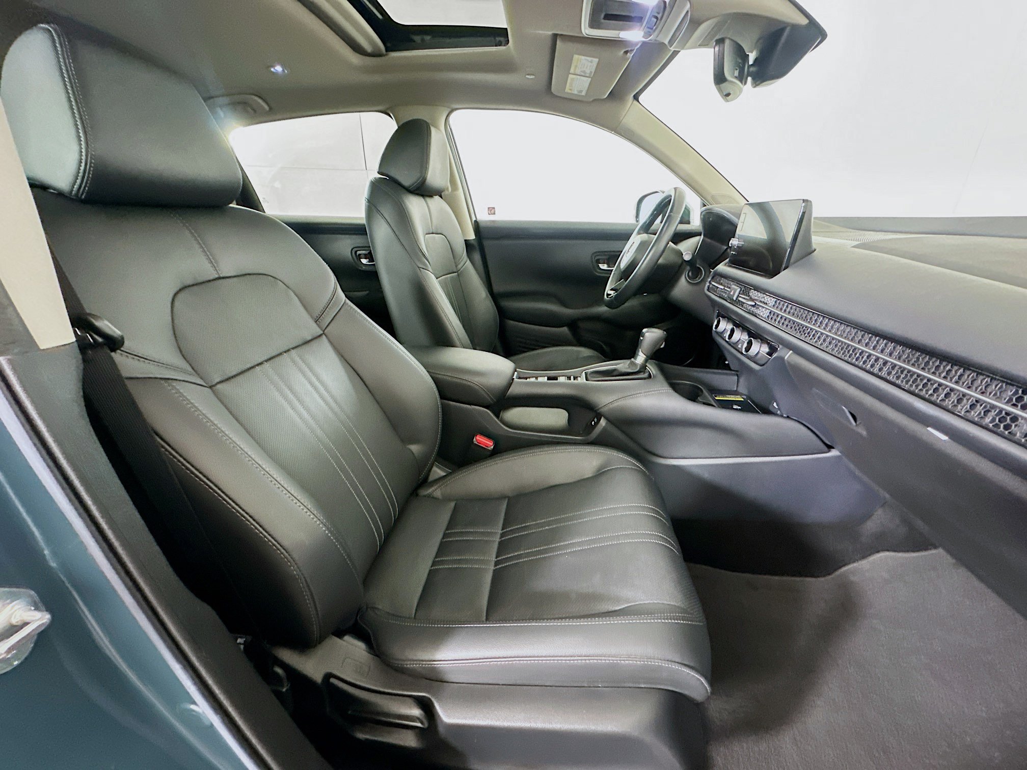 Used 2024 Honda HR-V EX-L image 31