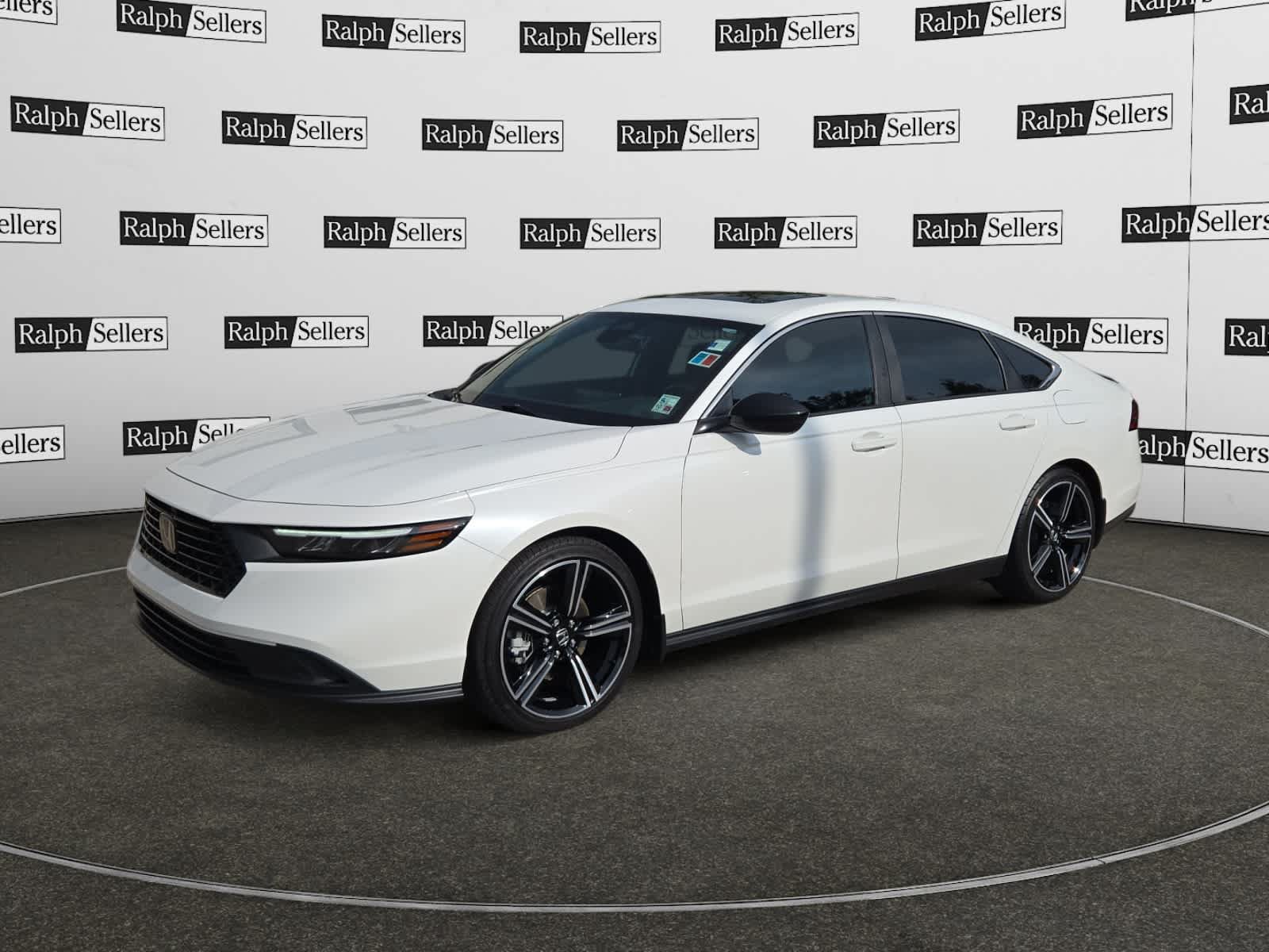 Used 2025 Honda Accord Sport image 2