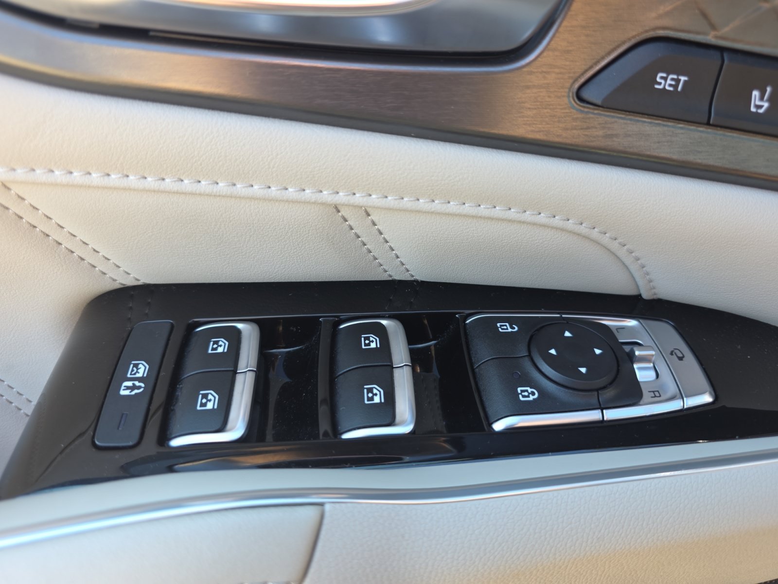 Certified 2024 Kia Sorento SX Prestige AWD/4WD image 27