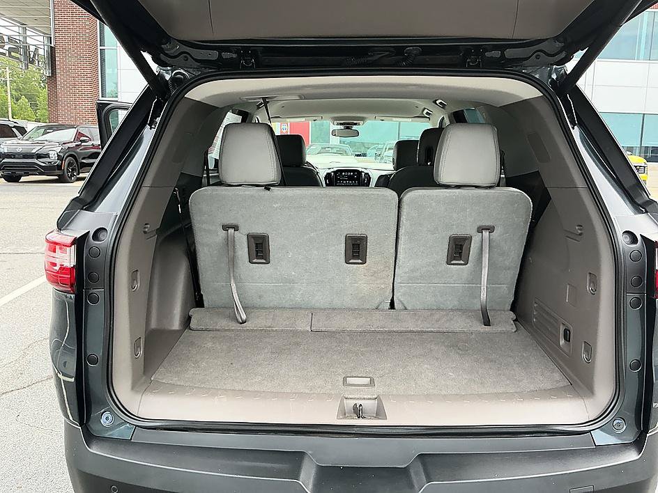 Used 2018 Chevrolet Traverse LT FWD image 25