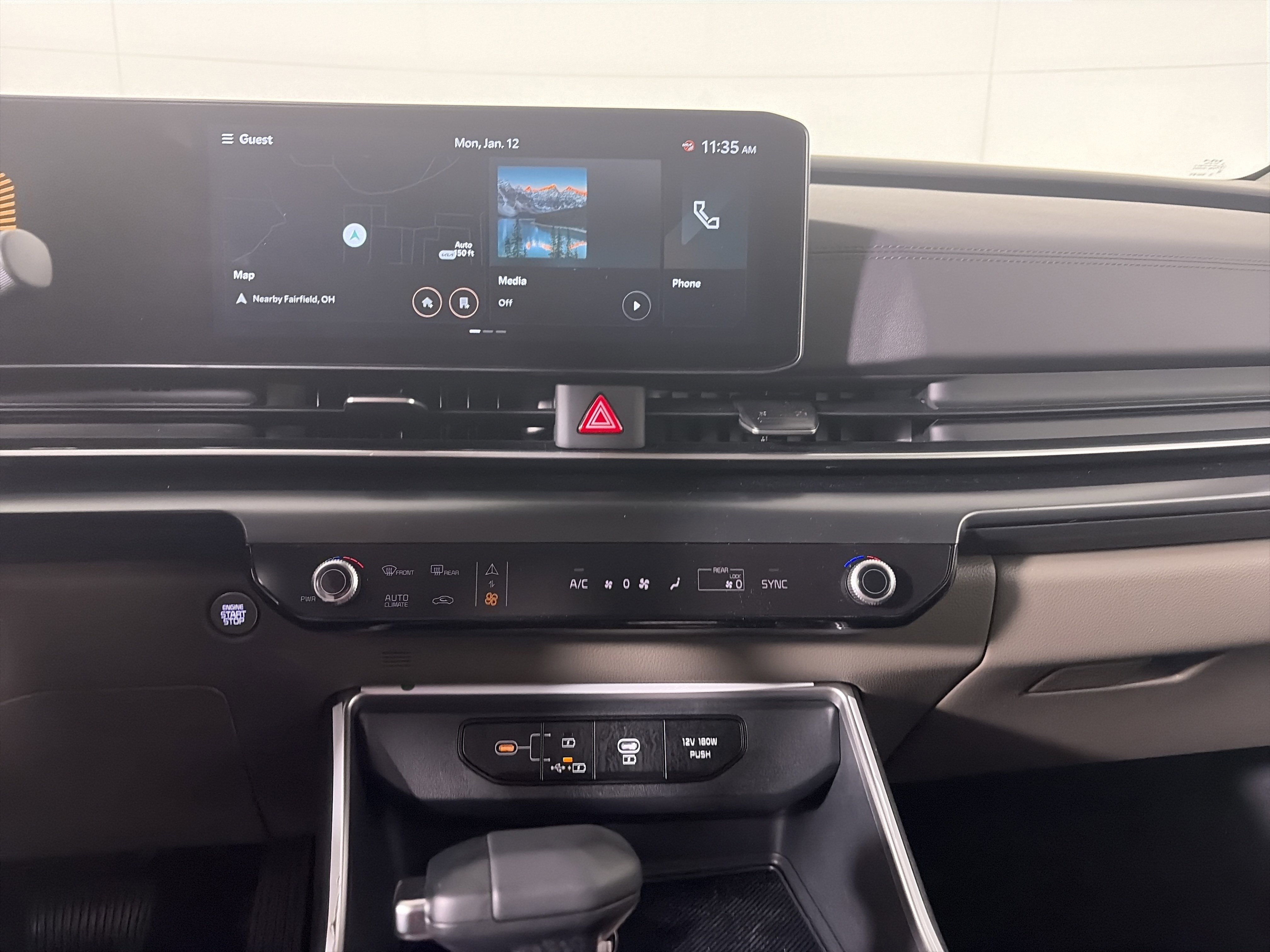 Used 2025 Kia Carnival image 24