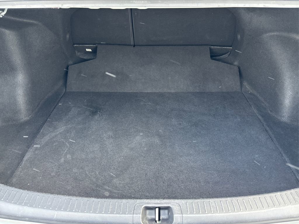 Used 2022 Toyota Corolla LE image 11