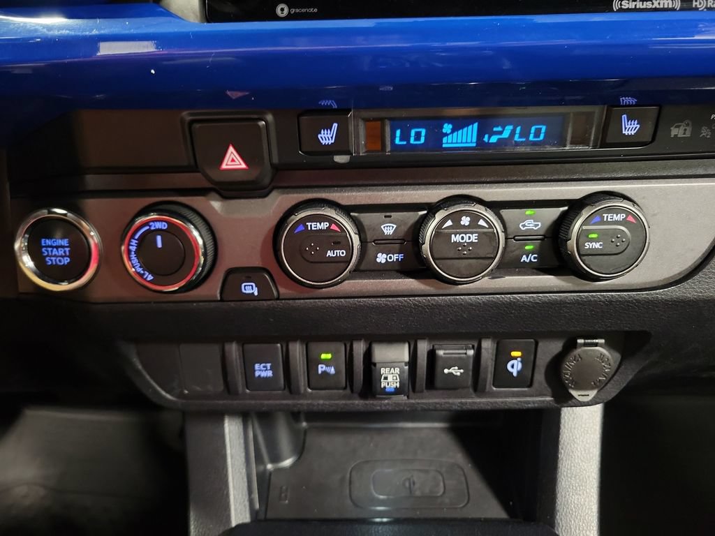 Used 2020 Toyota Tacoma TRD Sport AWD/4WD image 18