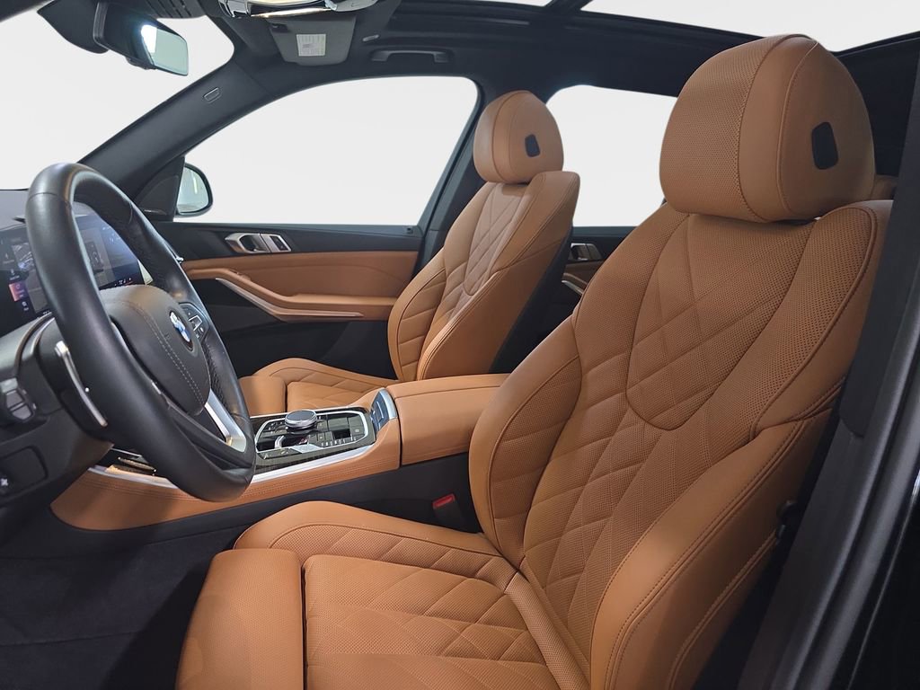 Used 2024 BMW X5 sDrive40i w/ Premium Package image 14