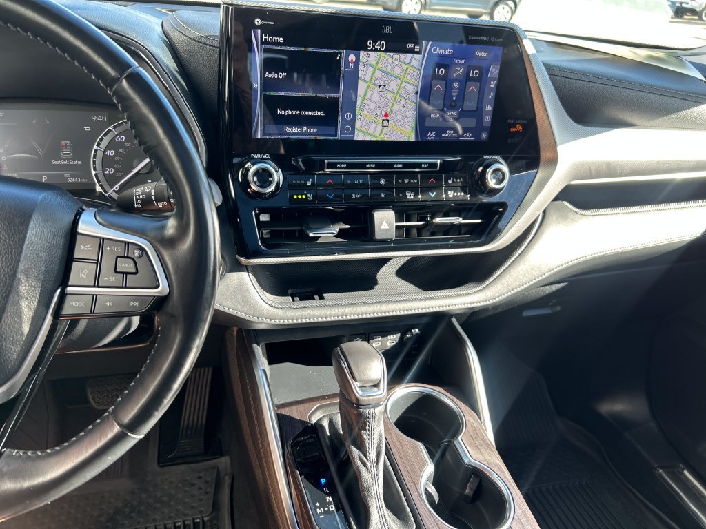 Certified 2022 Toyota Highlander Platinum AWD/4WD image 20