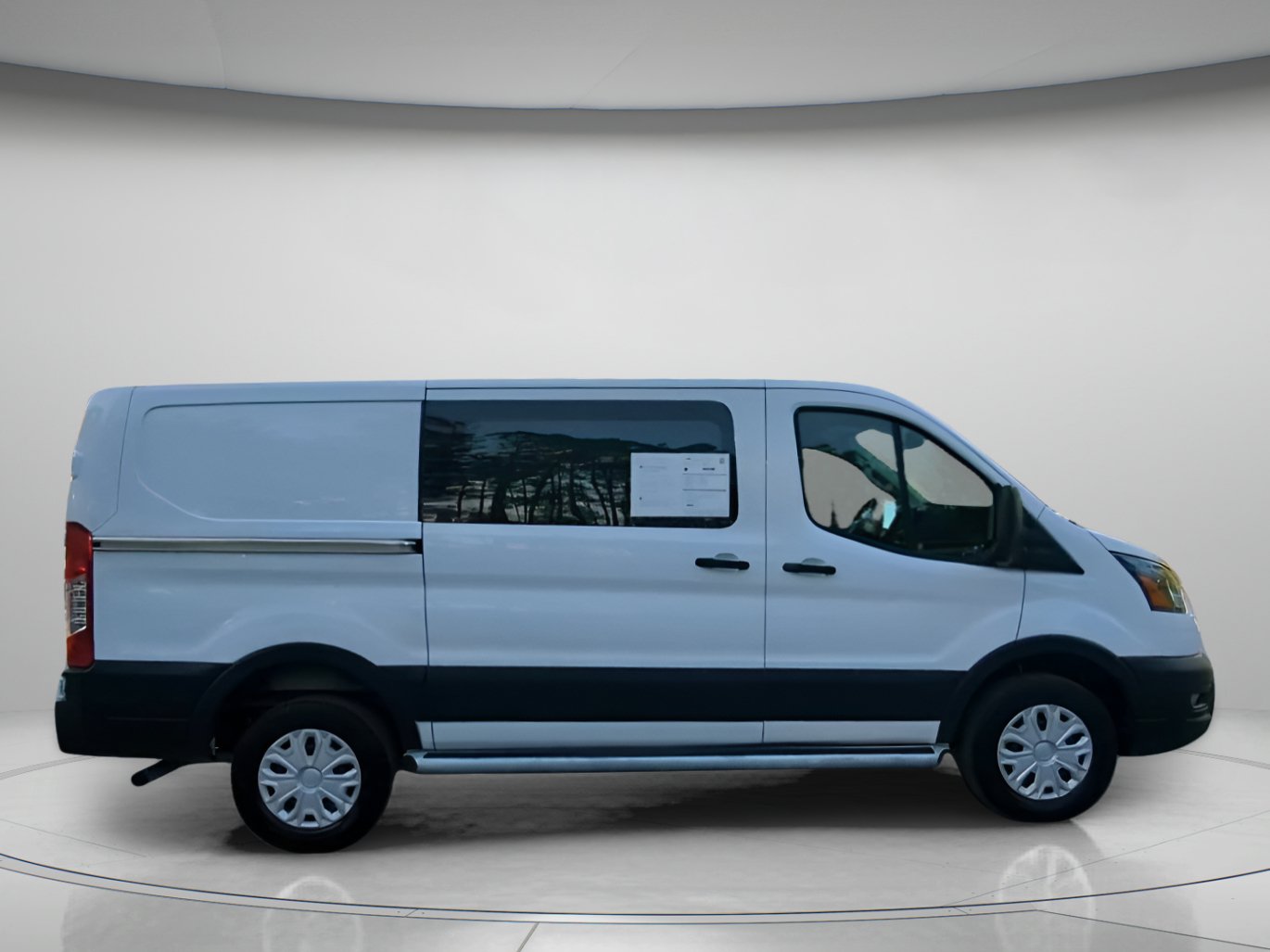 Used 2024 Ford Transit 250 Low Roof w/ Exterior Upgrade Package RWD image 32