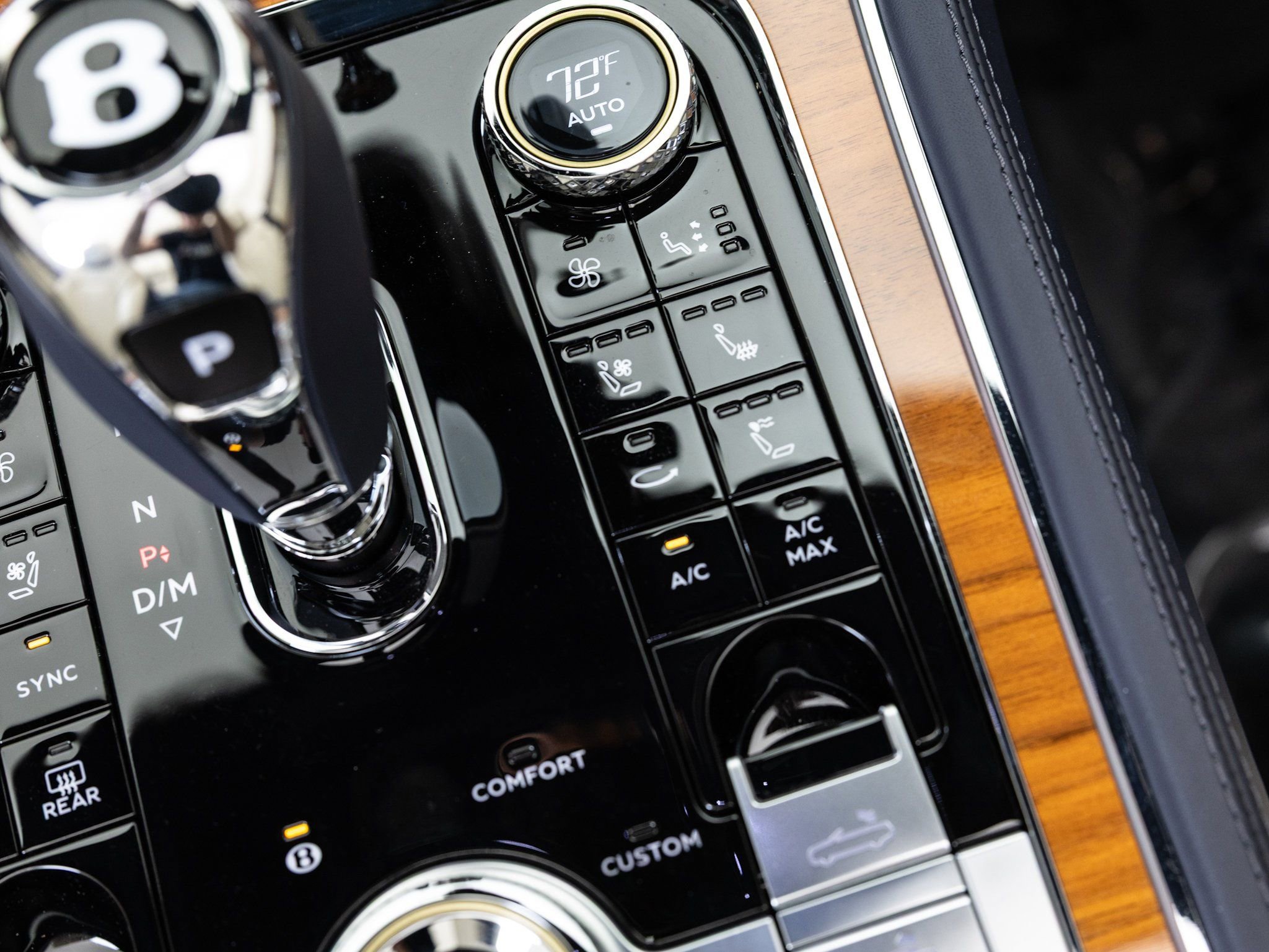 Used 2024 Bentley Continental GT image 25