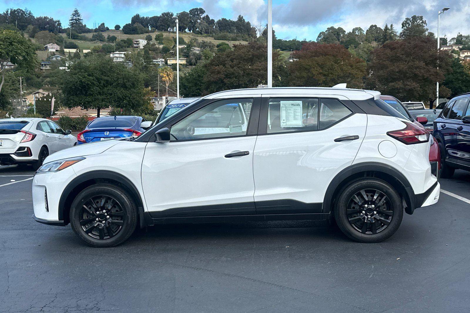 Used 2024 Nissan Kicks S image 6