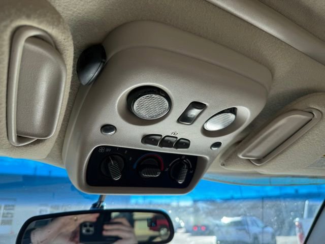 Used 2001 Chevrolet Tahoe LT w/ LT Preferred Equipment Group AWD/4WD image 13