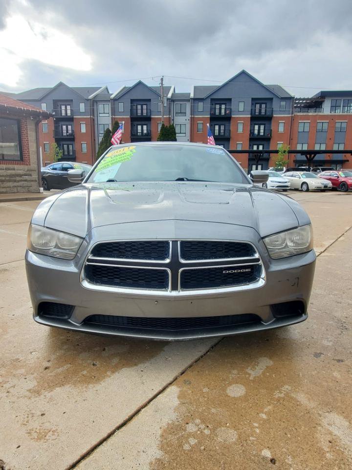 Used 2011 Dodge Charger SE RWD image 2