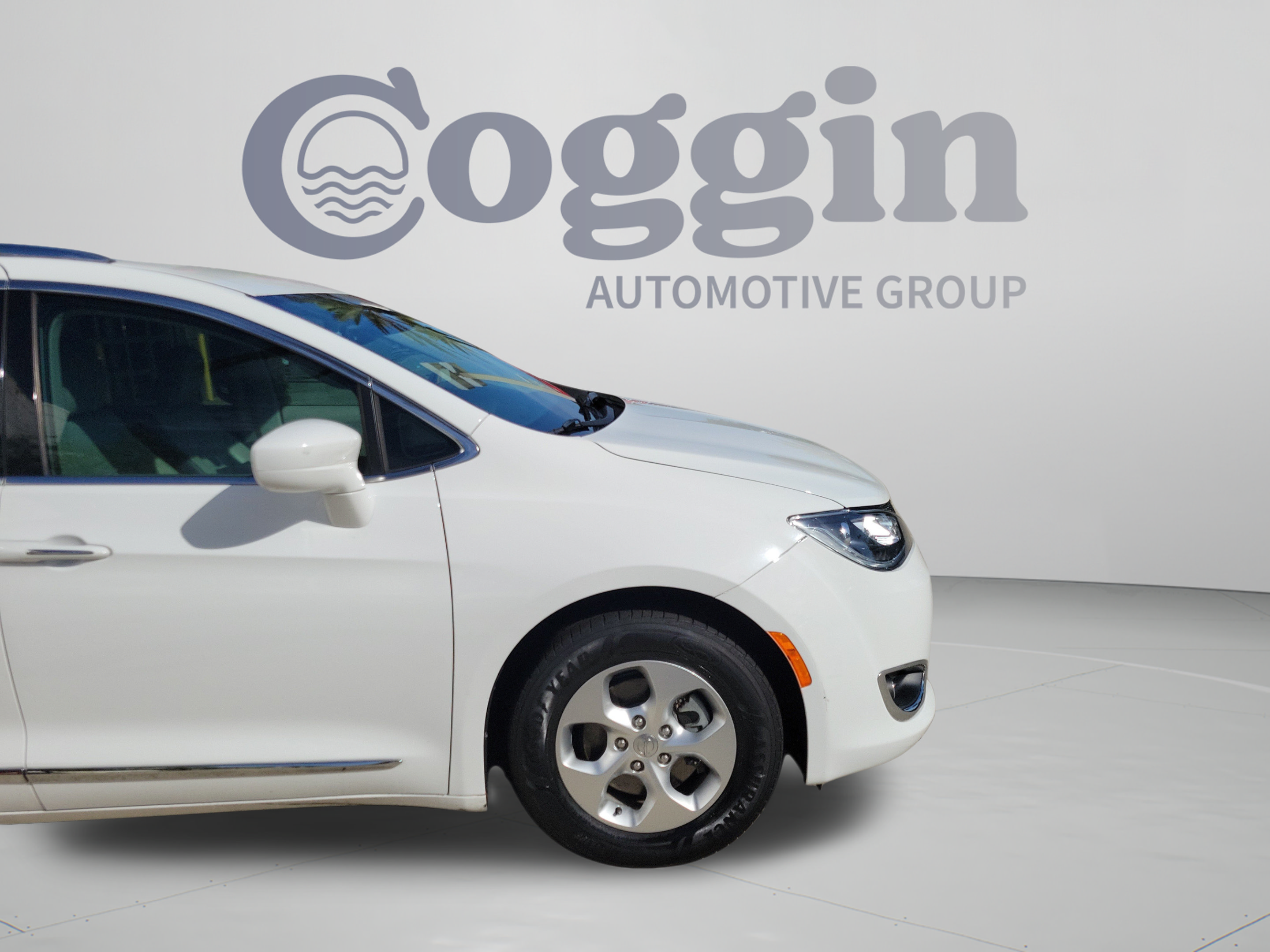 Used 2017 Chrysler Pacifica Touring-L Plus FWD image 34