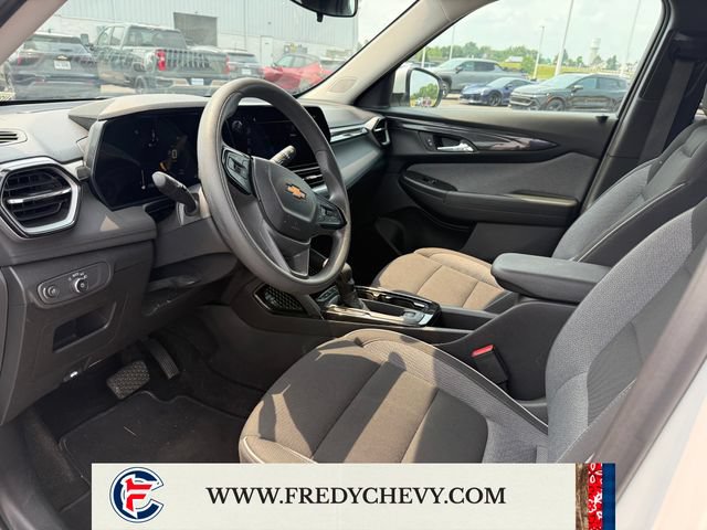 Used 2025 Chevrolet TrailBlazer LT AWD/4WD image 11