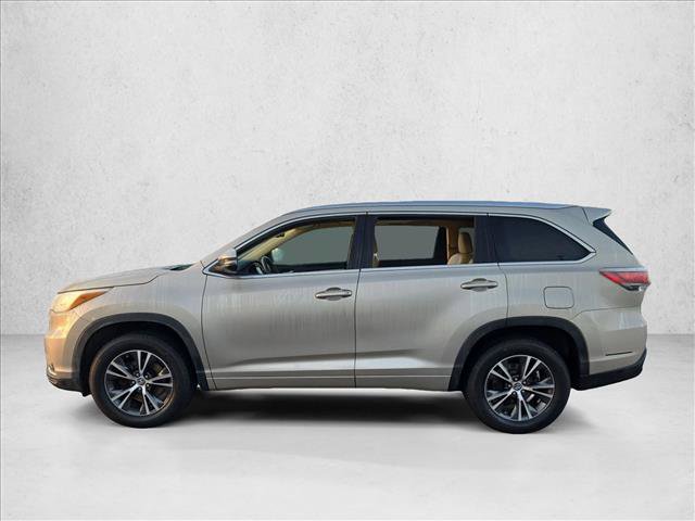 Used 2016 Toyota Highlander XLE FWD image 9