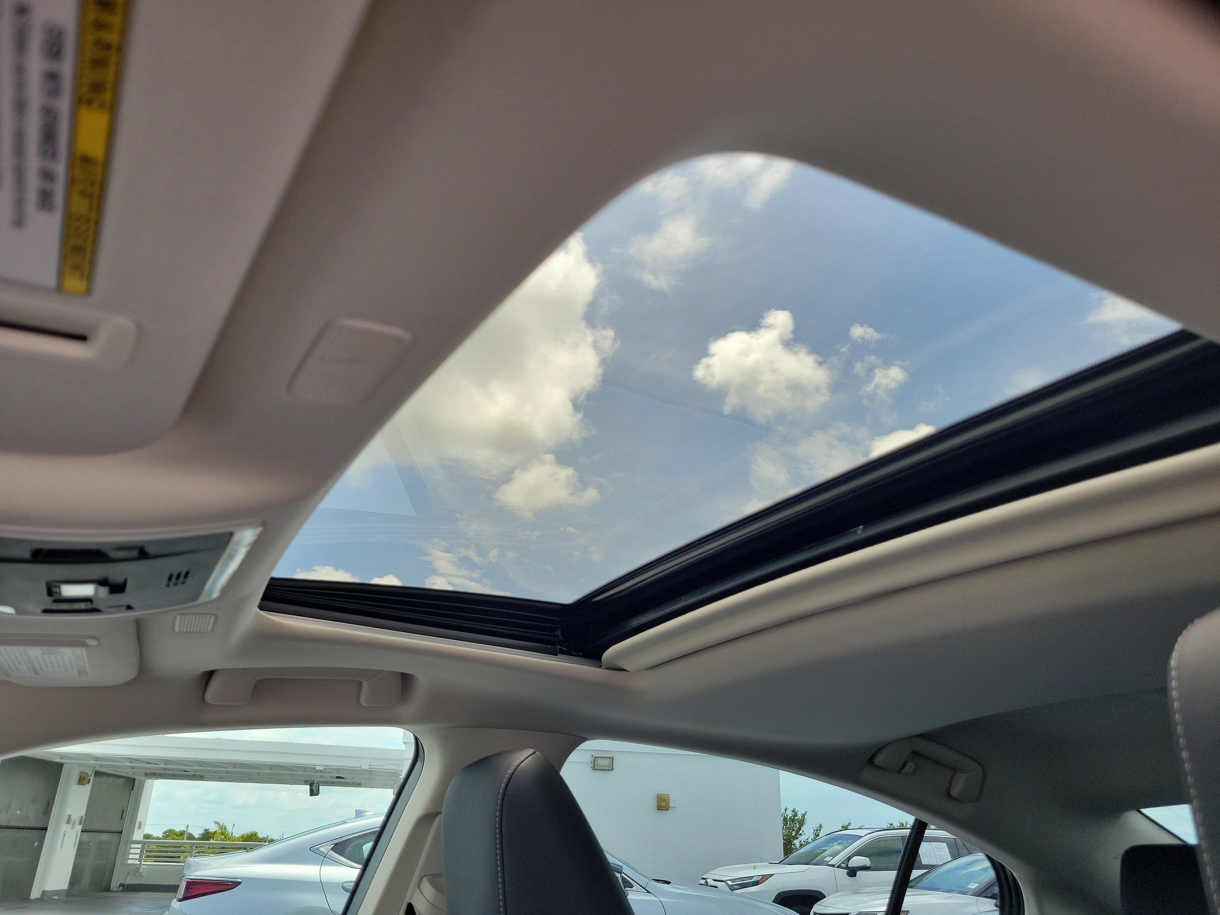 Used 2024 Lexus ES 350 w/ Premium Package FWD image 22