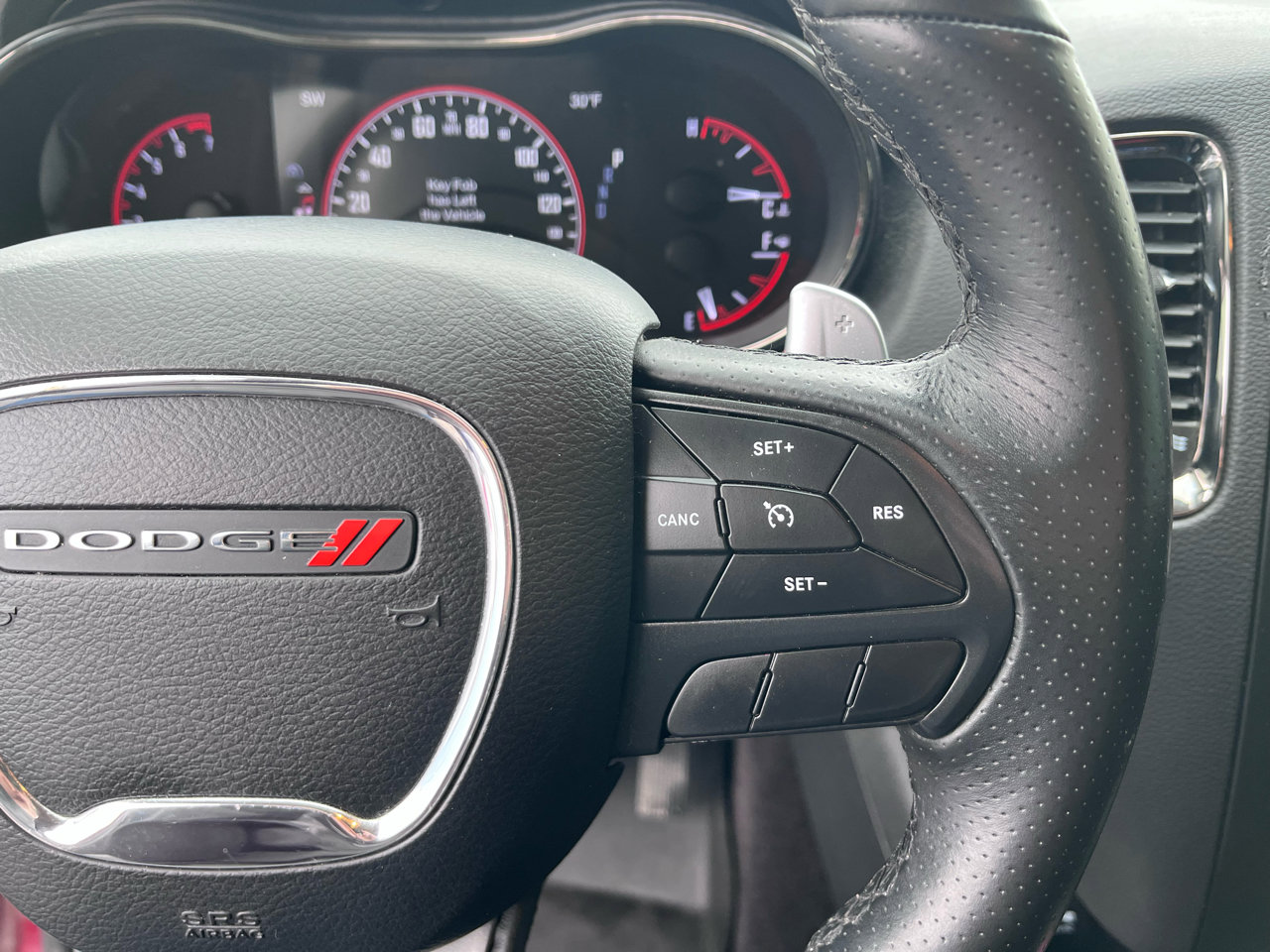 Used 2018 Dodge Durango GT image 31