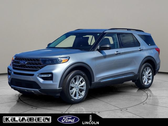 Certified 2023 Ford Explorer XLT w/ Equipment Group 202A AWD/4WD image 1