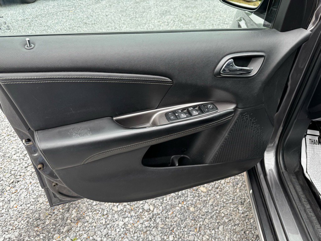 Used 2015 Dodge Journey Crossroad w/ Flexible Seating Group image 17